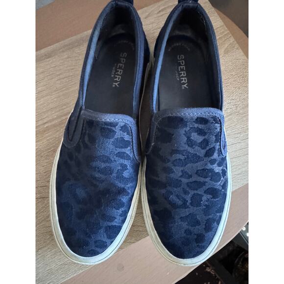 Sperry Top-Sider Women’s Slip-On Sneakers Navy Blue Leopard Print Size 7 - Picture 2 of 9